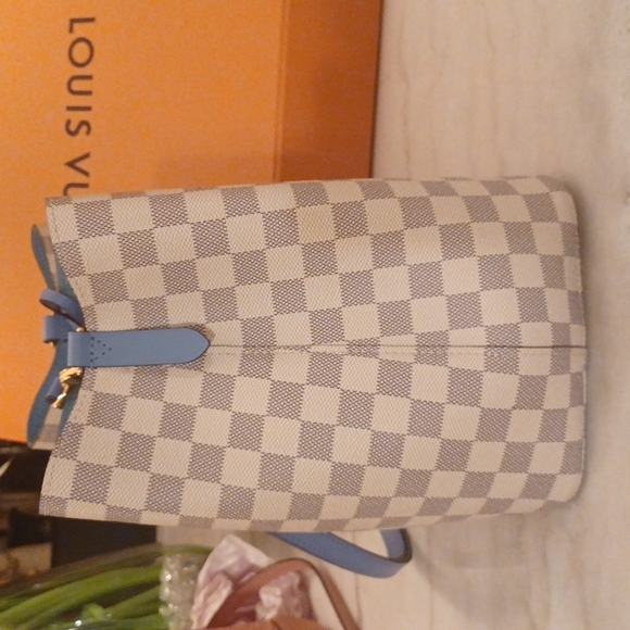 Authentic Louis Vuitton Neo noe - Picture 3 of 10